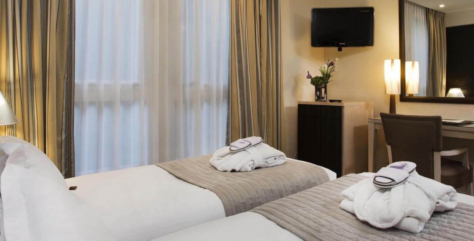 Hotel Le Pera Paris Bagian luar foto