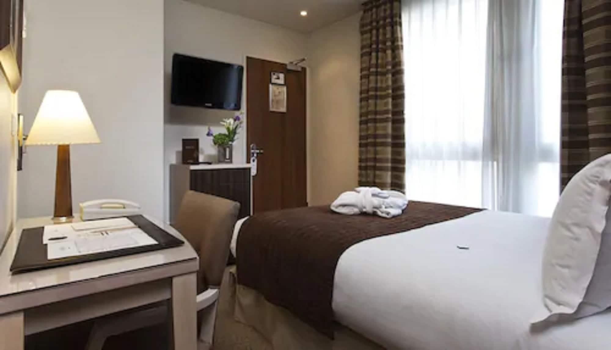 Hotel Le Pera Paris Ruang foto