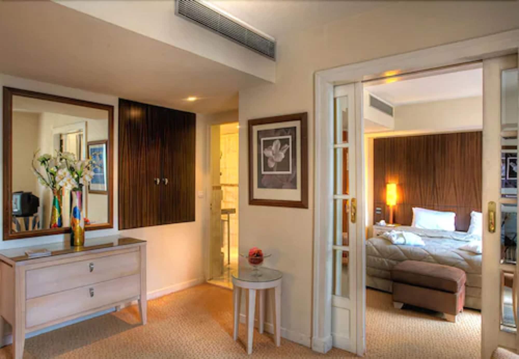 Hotel Le Pera Paris Ruang foto
