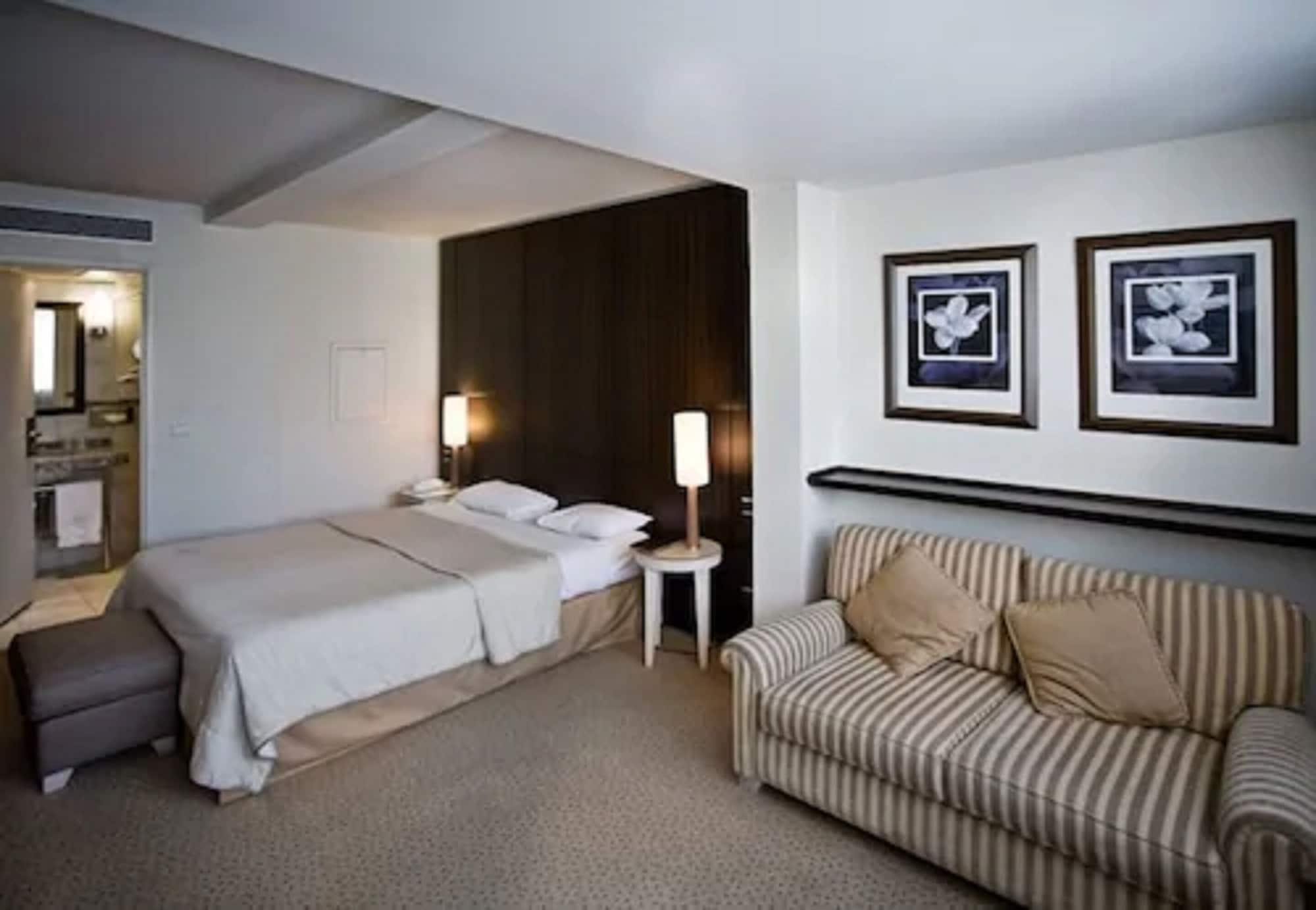 Hotel Le Pera Paris Bagian luar foto
