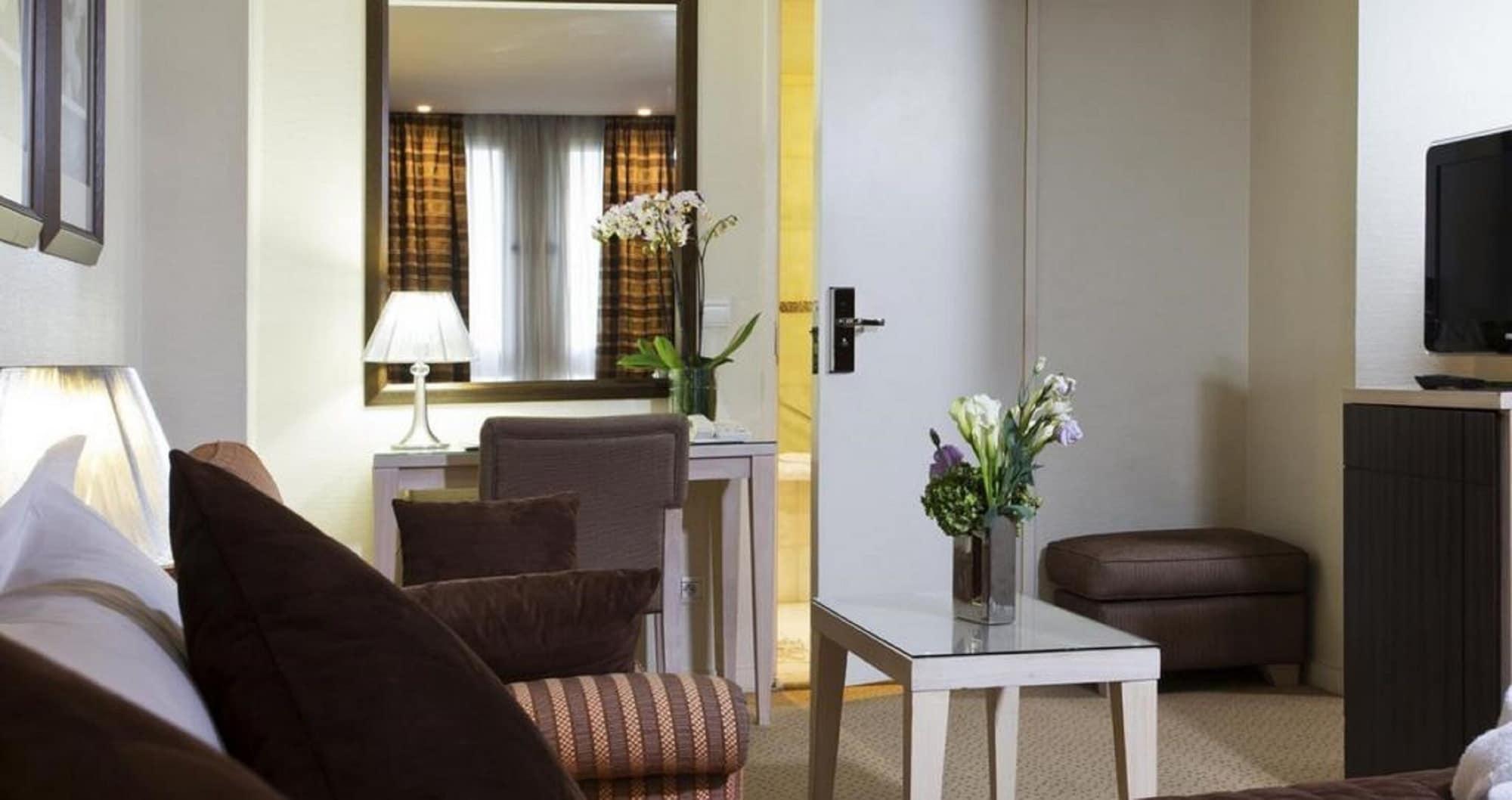 Hotel Le Pera Paris Bagian luar foto