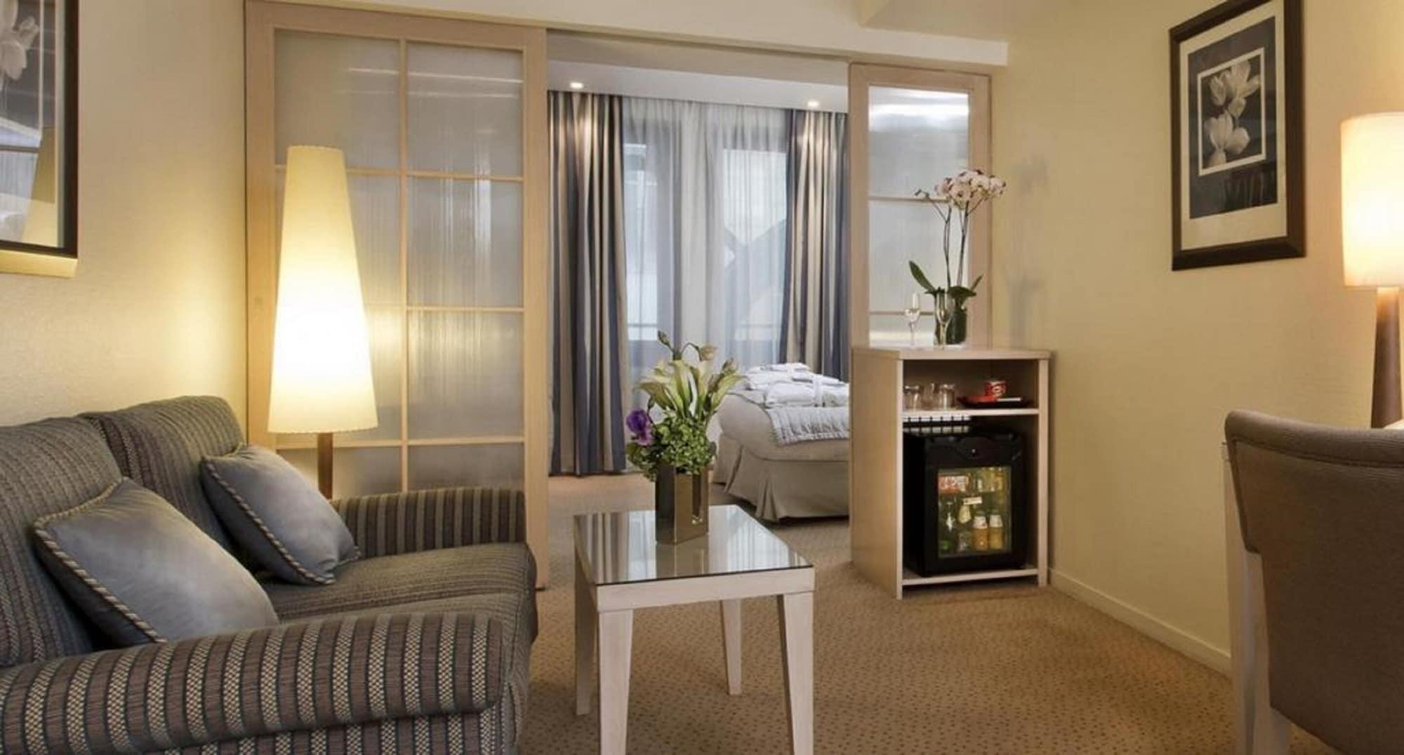 Hotel Le Pera Paris Ruang foto