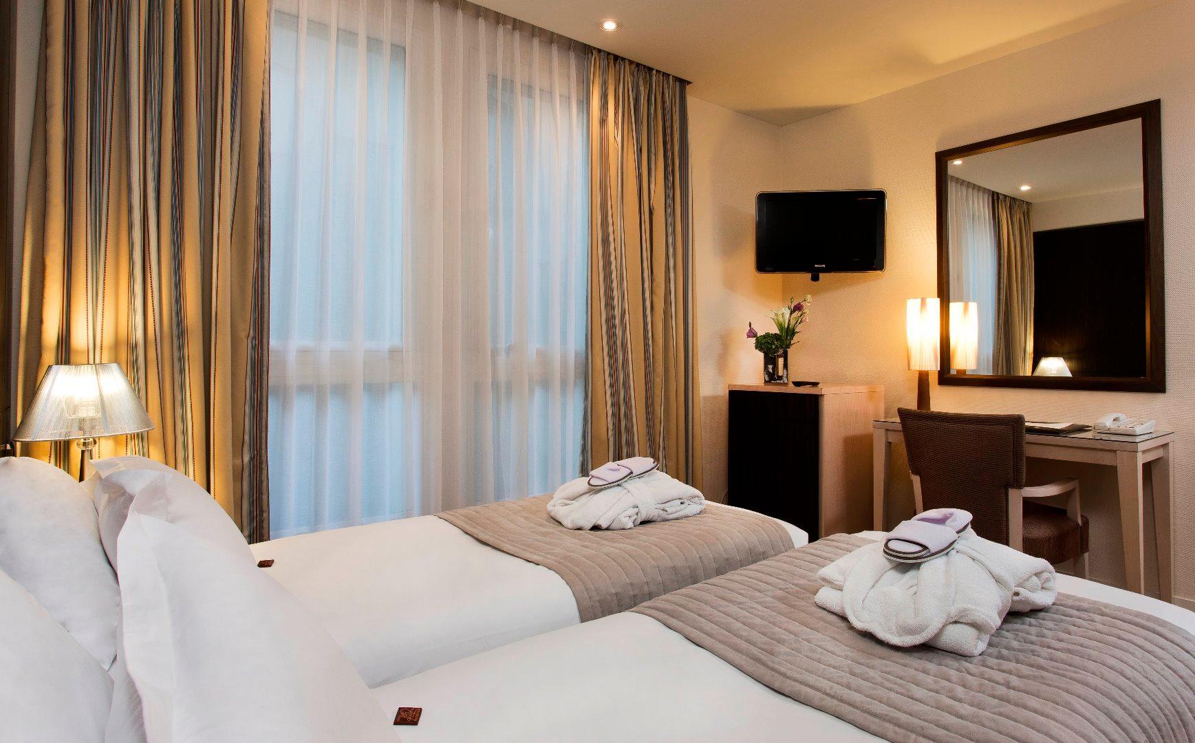 Hotel Le Pera Paris Bagian luar foto