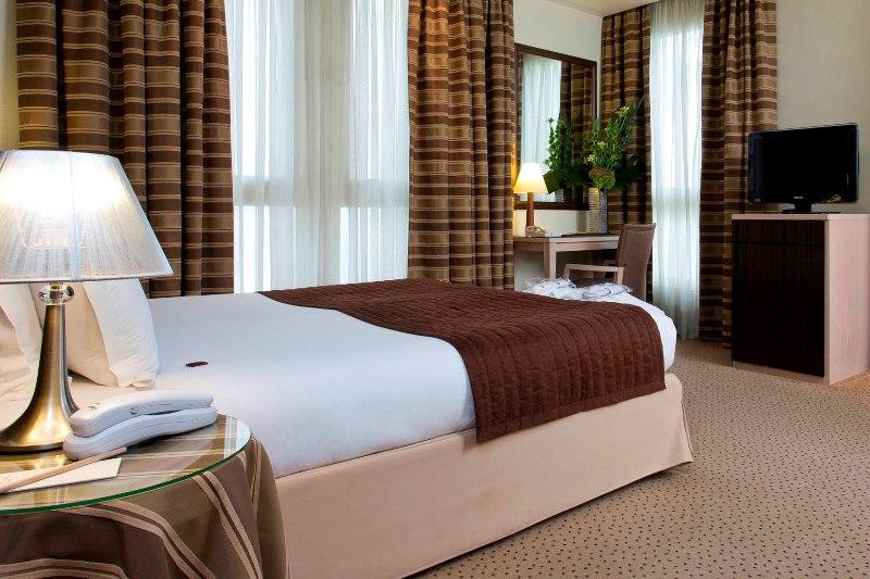 Hotel Le Pera Paris Bagian luar foto