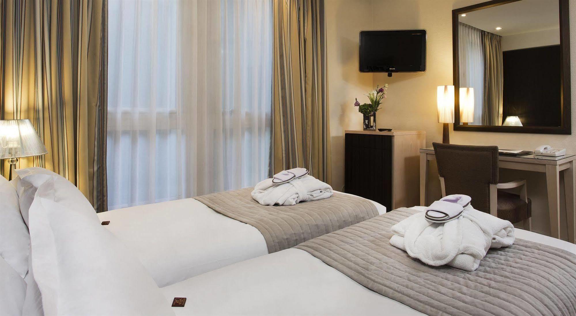 Hotel Le Pera Paris Ruang foto