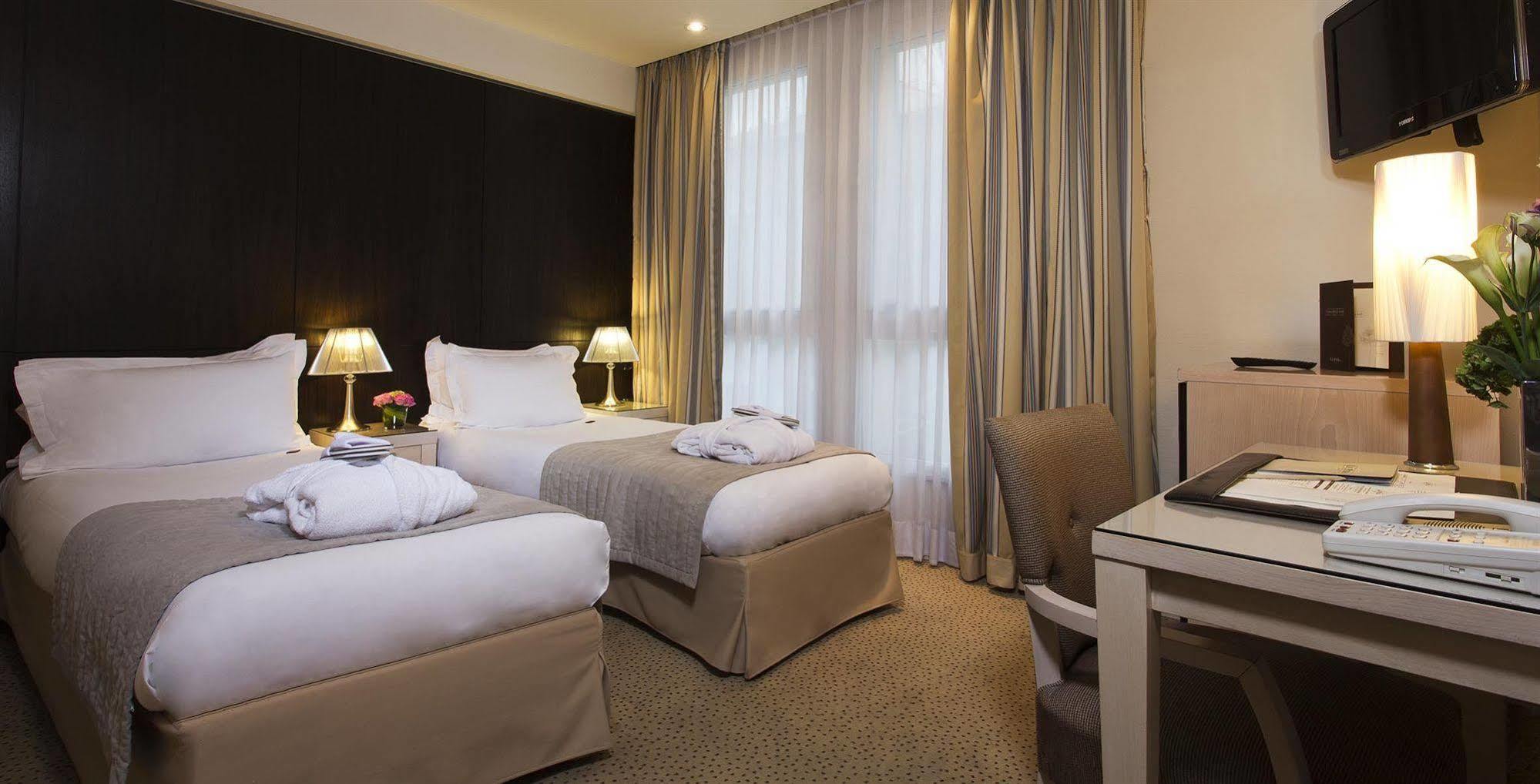 Hotel Le Pera Paris Ruang foto