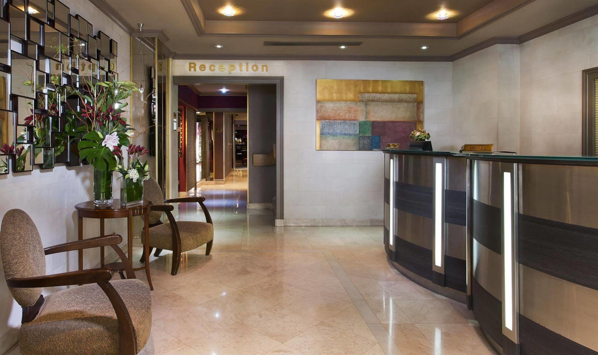 Hotel Le Pera Paris Bagian luar foto
